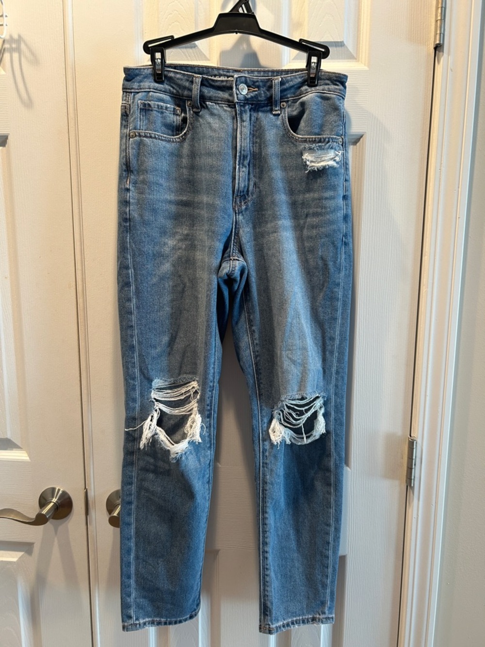 AE Distressed Mom Jean